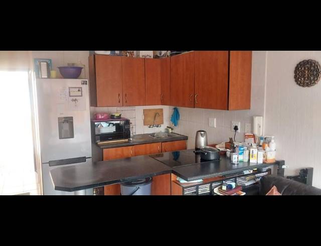 2 BEDROOM APARTMENT FOR SALE IN BEZUIDENHOUT VALLEY